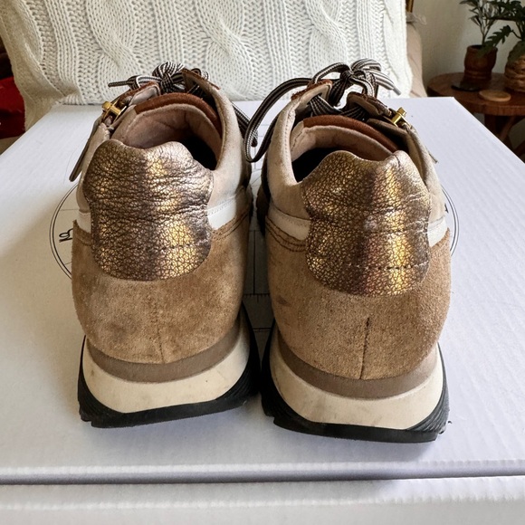 Gabor tennis shoes, suede, leather and metallic leather. lightly used condition - Picture 4 of 6